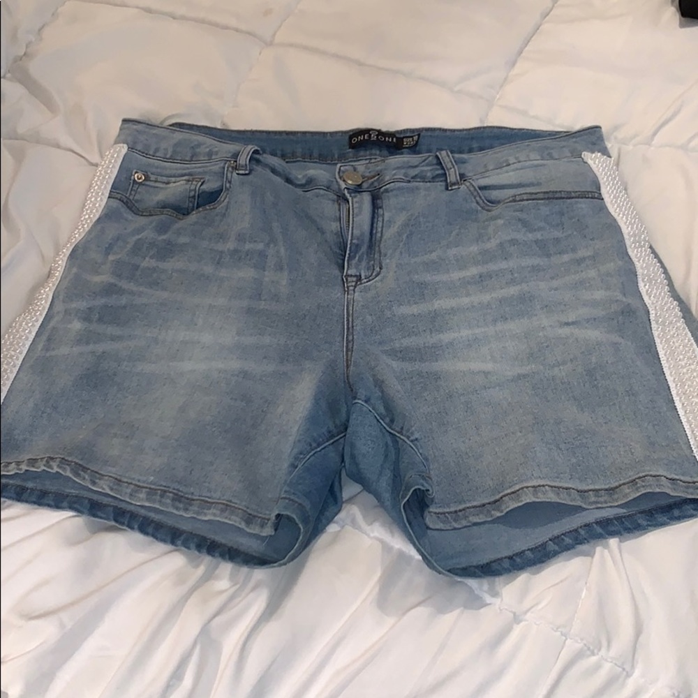 Pearl Stitches Shorts